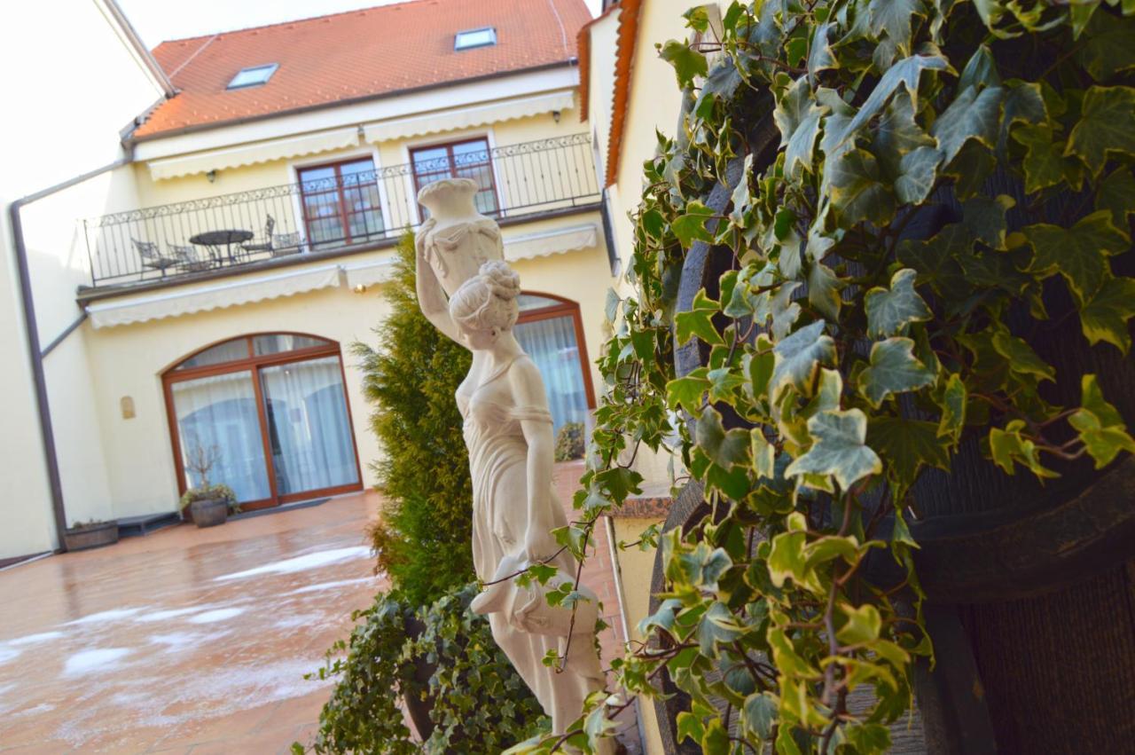 Hotel Sebastian u Hoffera Modra Exterior foto